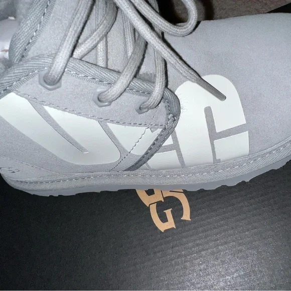 UGG - Picture 7 of 7